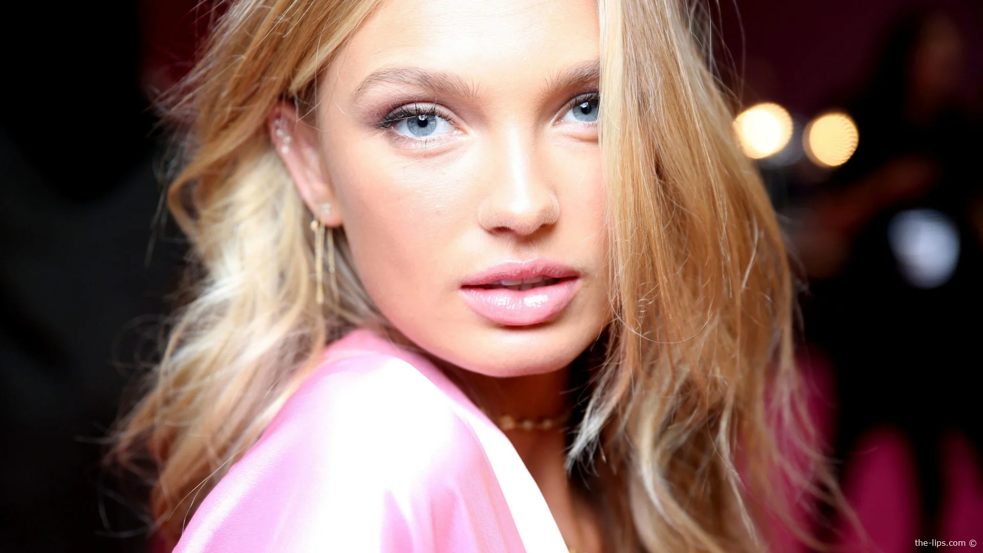 Как сохранить макияж, чтобы он оставался на весь день? Лучшие способы.